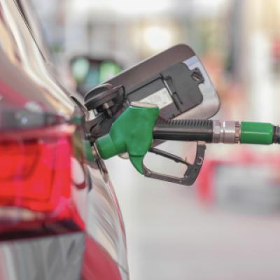 Befristete Senkung der Energiesteuer auf Kraftstoffe beschlossen.